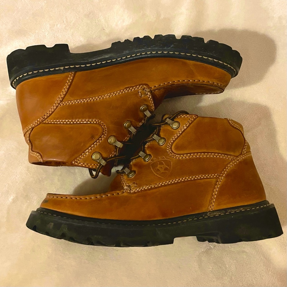 Ariat Switchback Chukka Boots- Leather